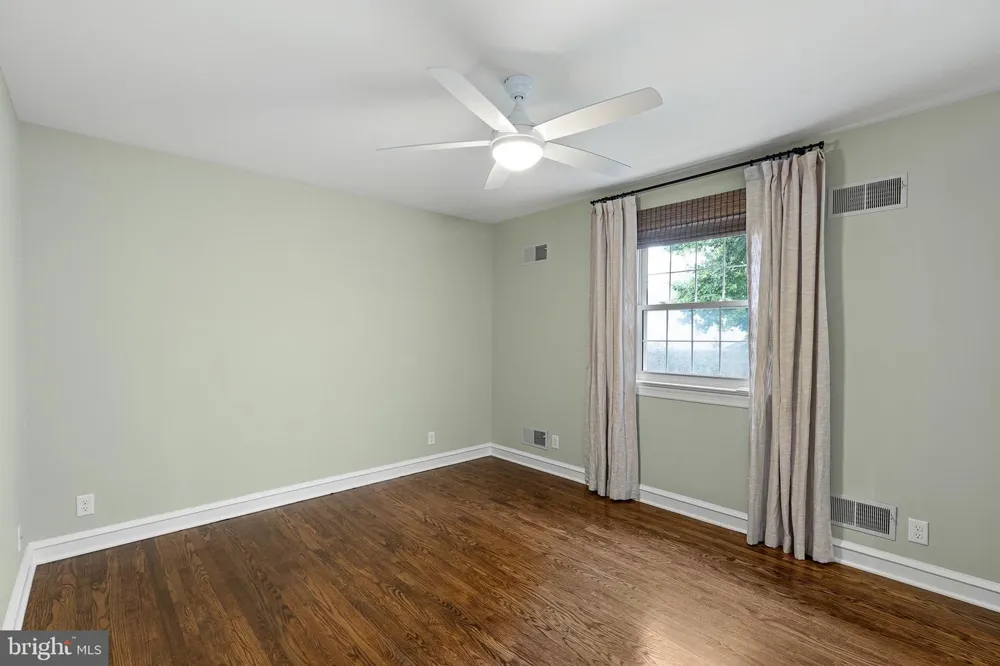 1012 WARWICK LANE Wilmington, DE 19807
