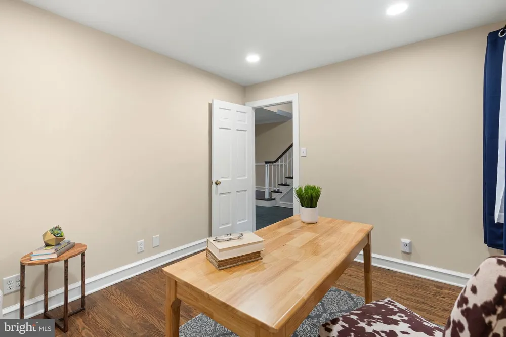 1012 WARWICK LANE Wilmington, DE 19807