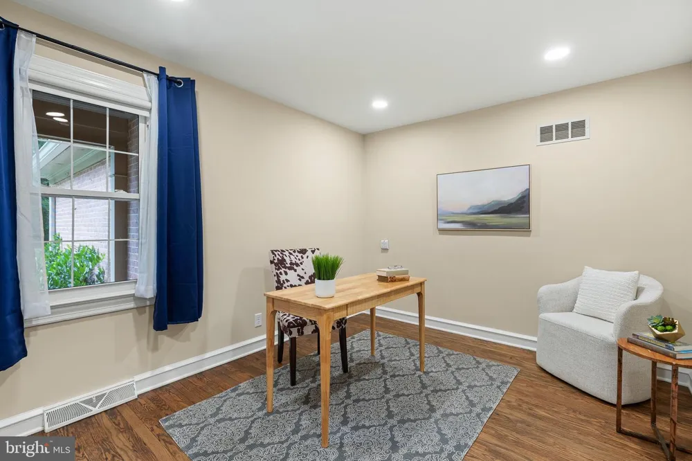 1012 WARWICK LANE Wilmington, DE 19807