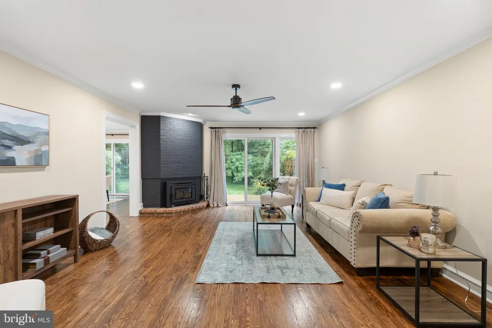 1012 WARWICK LANE Wilmington, DE 19807