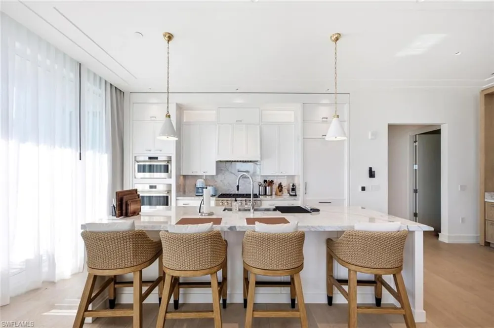 902 Gulf Shore Boulevard #E502 Naples, FL 34102