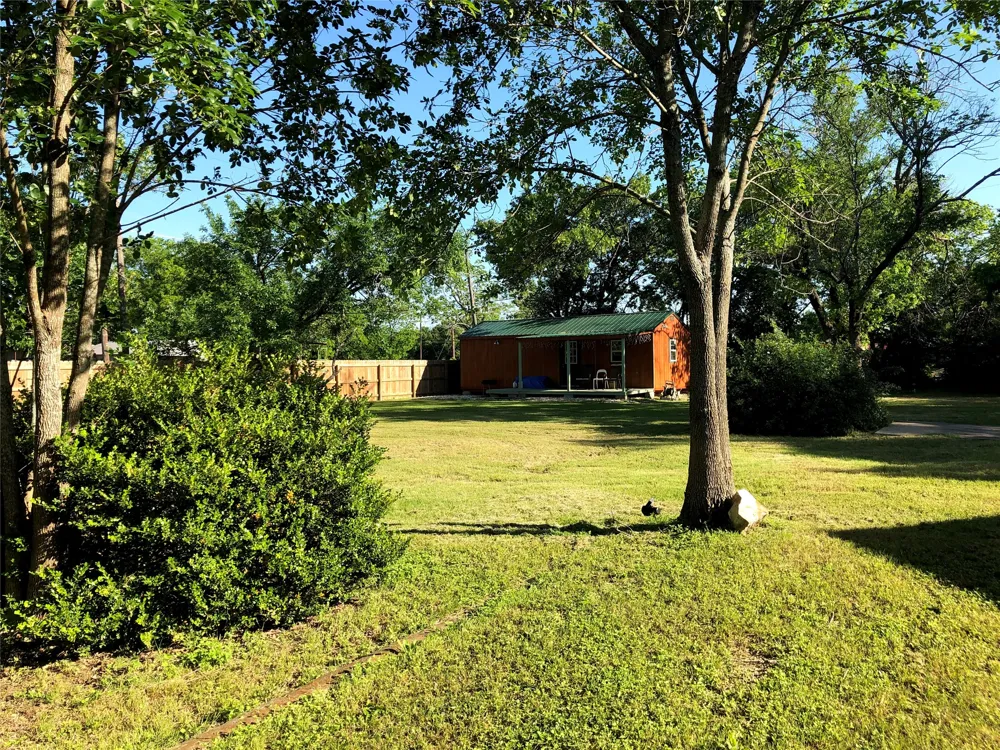 241 E Jackson Street Bartlett, TX 76511