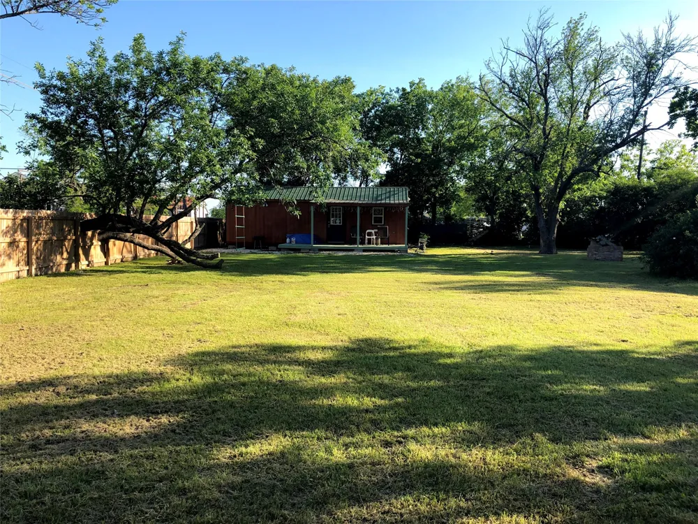241 E Jackson Street Bartlett, TX 76511