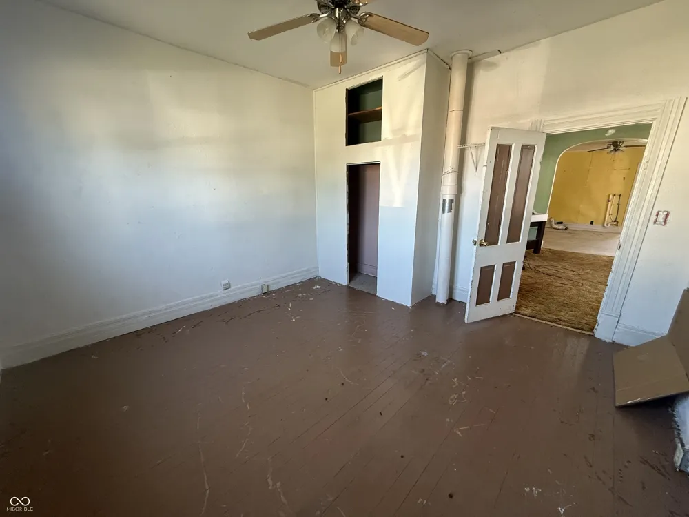 119 10th Street Elwood, IN 46036