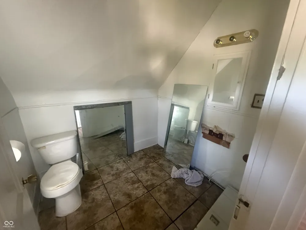 119 10th Street Elwood, IN 46036