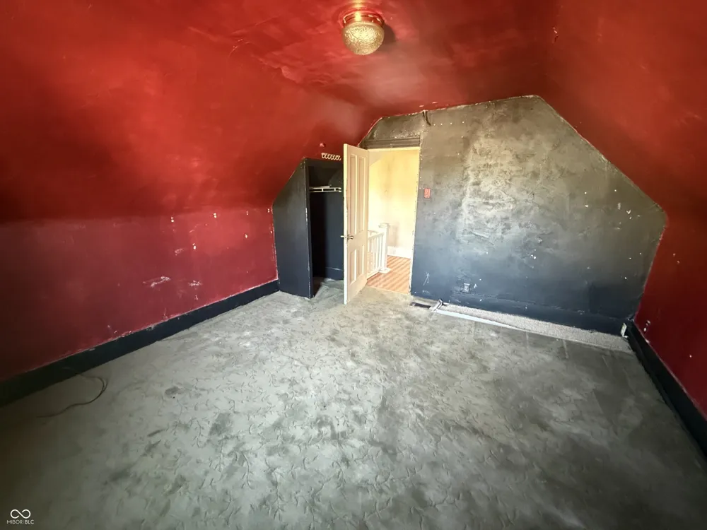119 10th Street Elwood, IN 46036