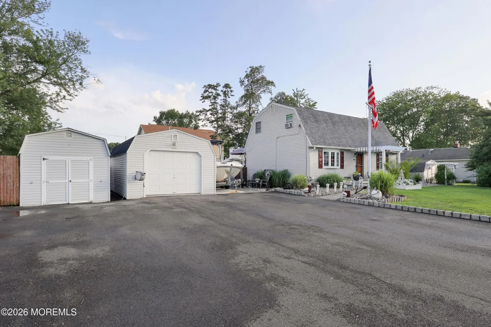 1624 6th Avenue Toms River, NJ 08757