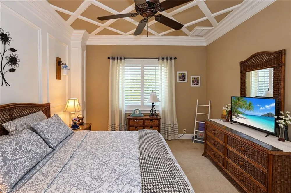 7491 Treeline Drive Naples, FL 34119