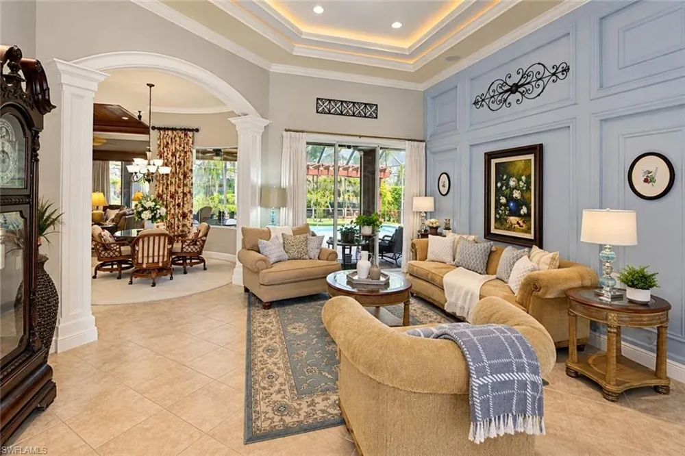 7491 Treeline Drive Naples, FL 34119