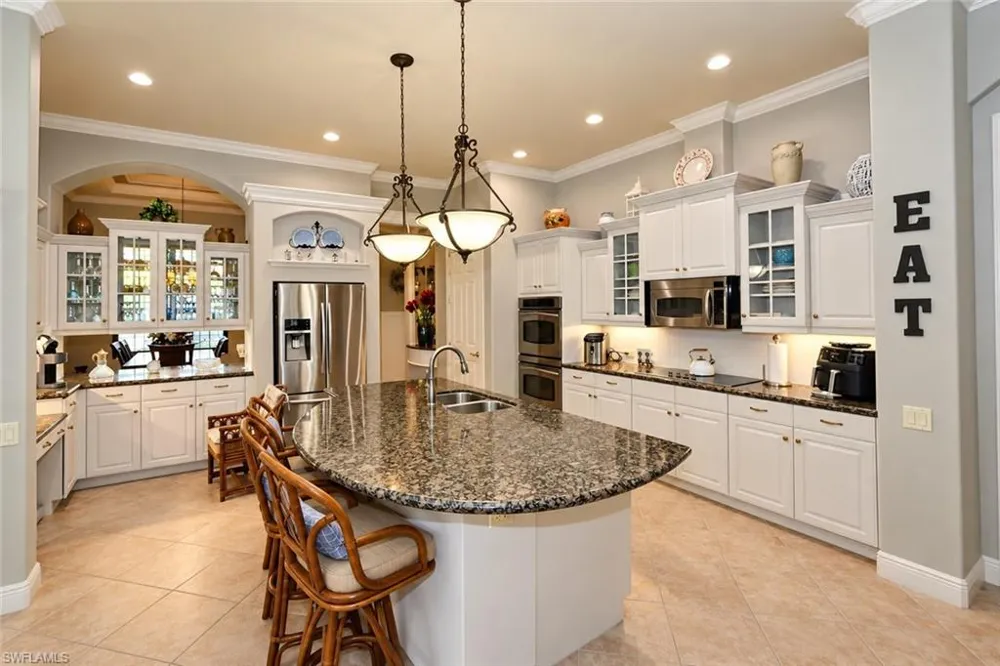 7491 Treeline Drive Naples, FL 34119