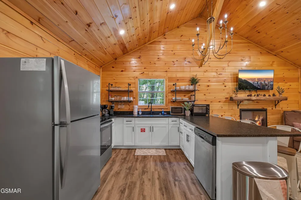4081 Henry Town Road Sevierville, TN 37876