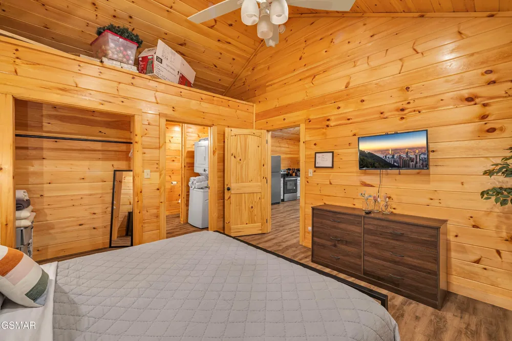 4081 Henry Town Road Sevierville, TN 37876