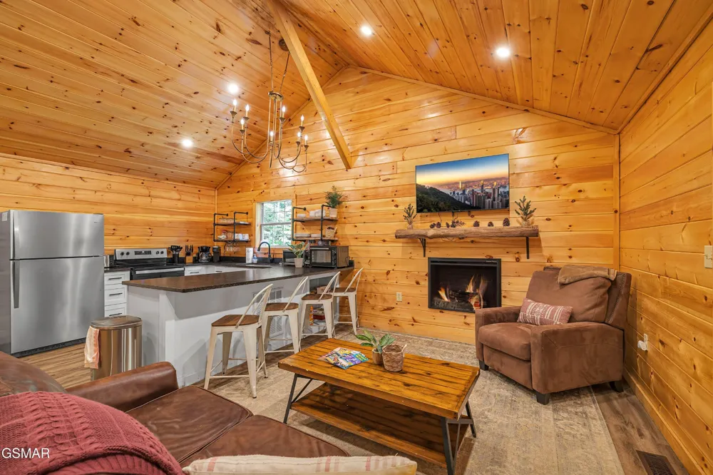 4081 Henry Town Road Sevierville, TN 37876