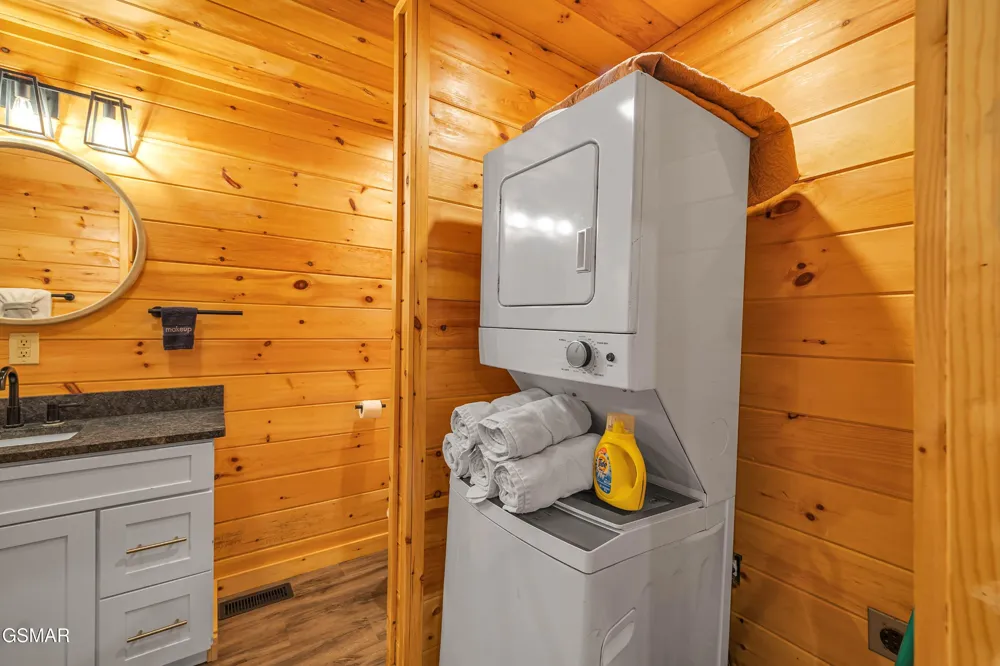 4081 Henry Town Road Sevierville, TN 37876