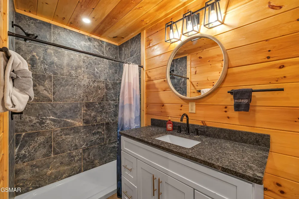 4081 Henry Town Road Sevierville, TN 37876