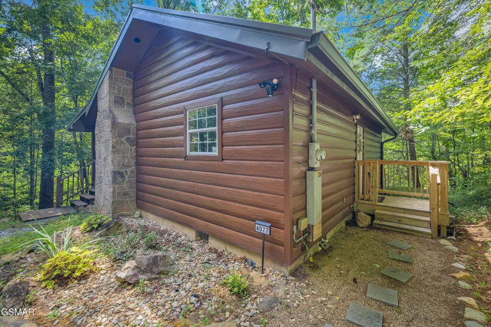 4081 Henry Town Road Sevierville, TN 37876
