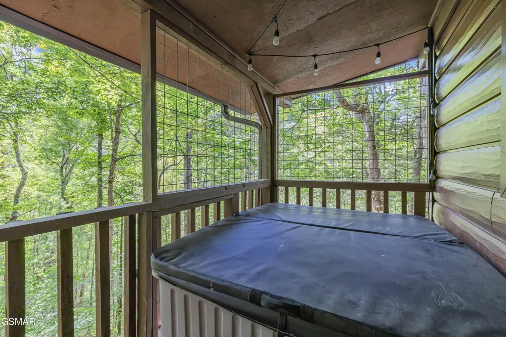 4081 Henry Town Road Sevierville, TN 37876