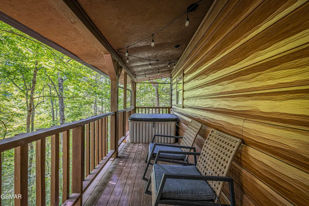4081 Henry Town Road Sevierville, TN 37876