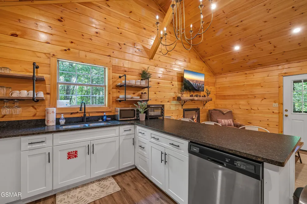 4081 Henry Town Road Sevierville, TN 37876