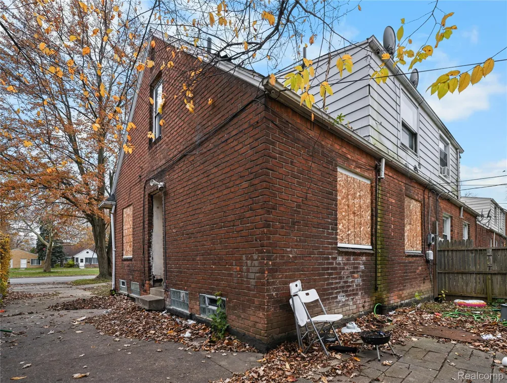 20707 Moross Road Detroit City, MI 48224