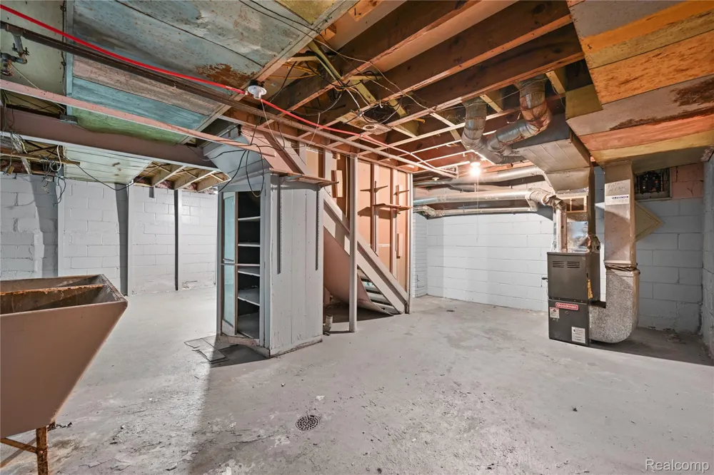 20707 Moross Road Detroit City, MI 48224