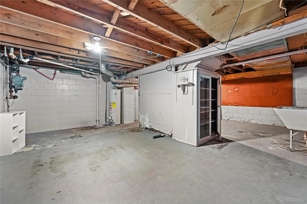 20707 Moross Road Detroit City, MI 48224