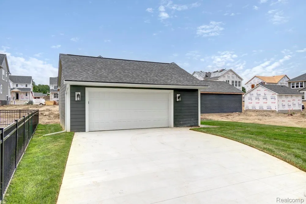 750 Schalm Dr Clawson City, MI 48017