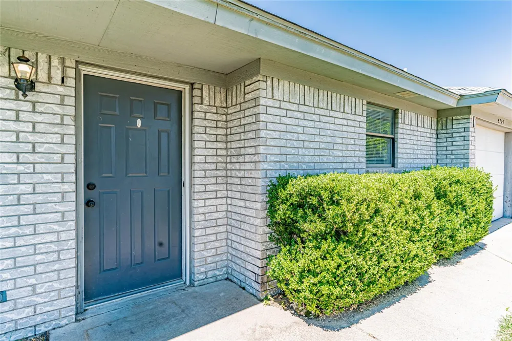 4031 Country Meadows Circle Granbury, TX 76049