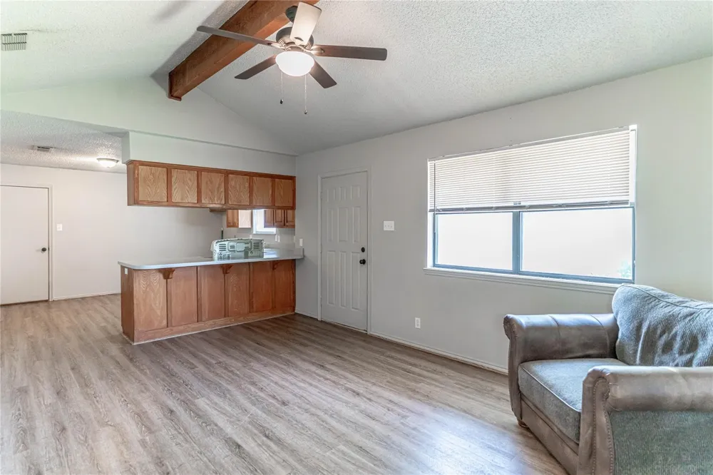 4031 Country Meadows Circle Granbury, TX 76049