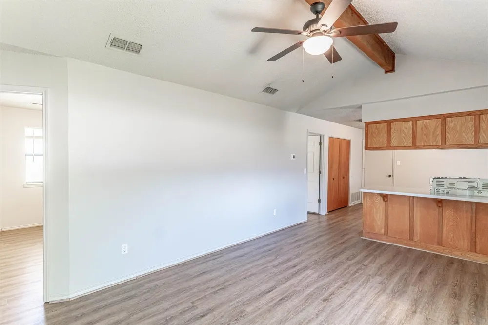 4031 Country Meadows Circle Granbury, TX 76049