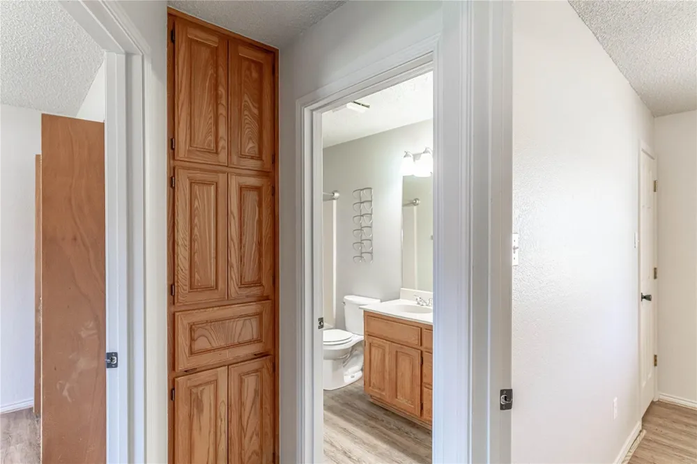 4031 Country Meadows Circle Granbury, TX 76049