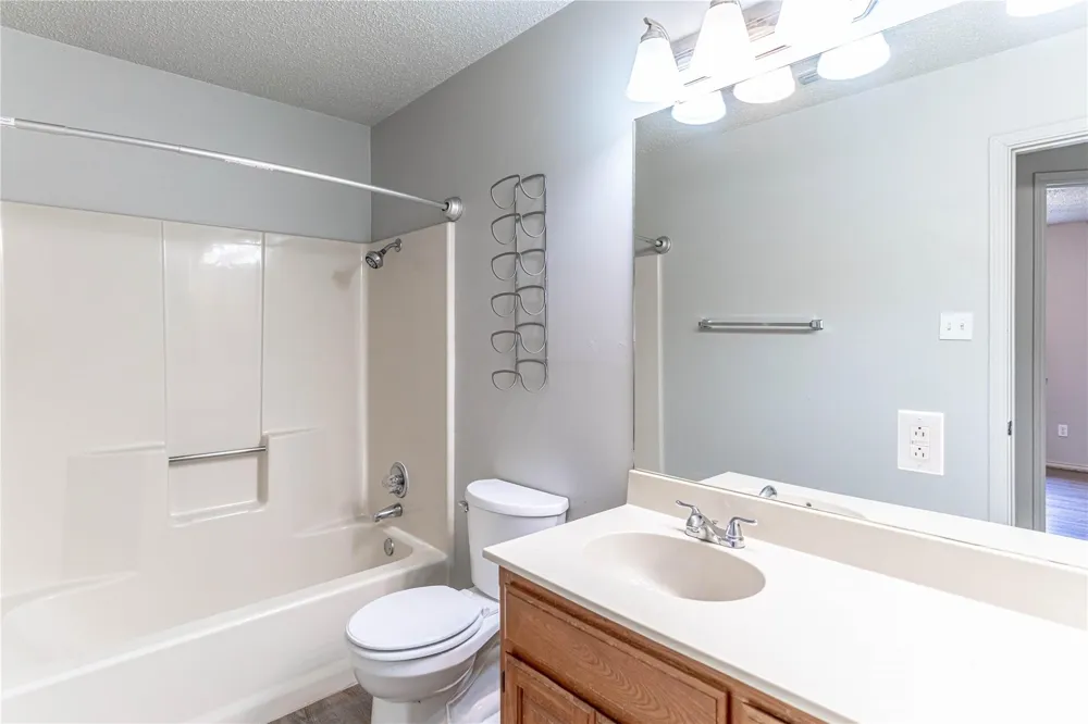 4031 Country Meadows Circle Granbury, TX 76049