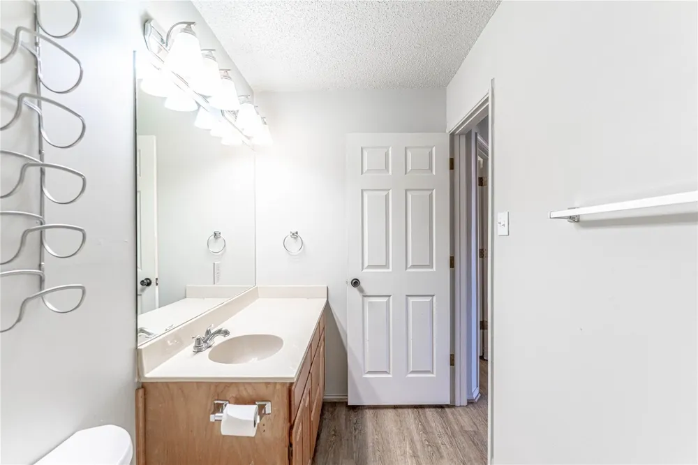 4031 Country Meadows Circle Granbury, TX 76049