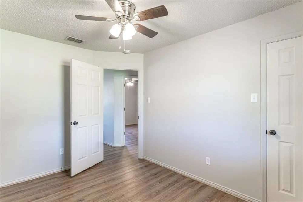 4031 Country Meadows Circle Granbury, TX 76049
