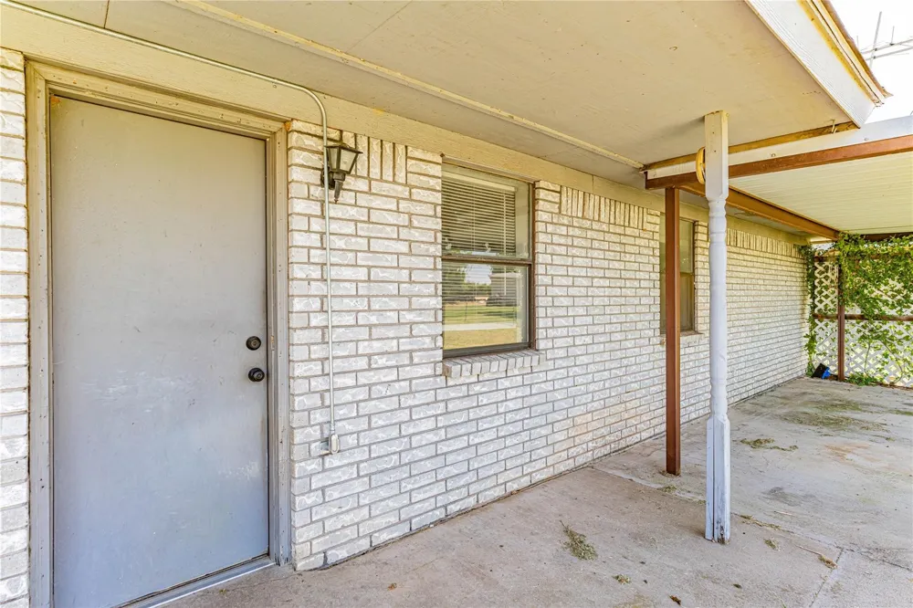 4031 Country Meadows Circle Granbury, TX 76049
