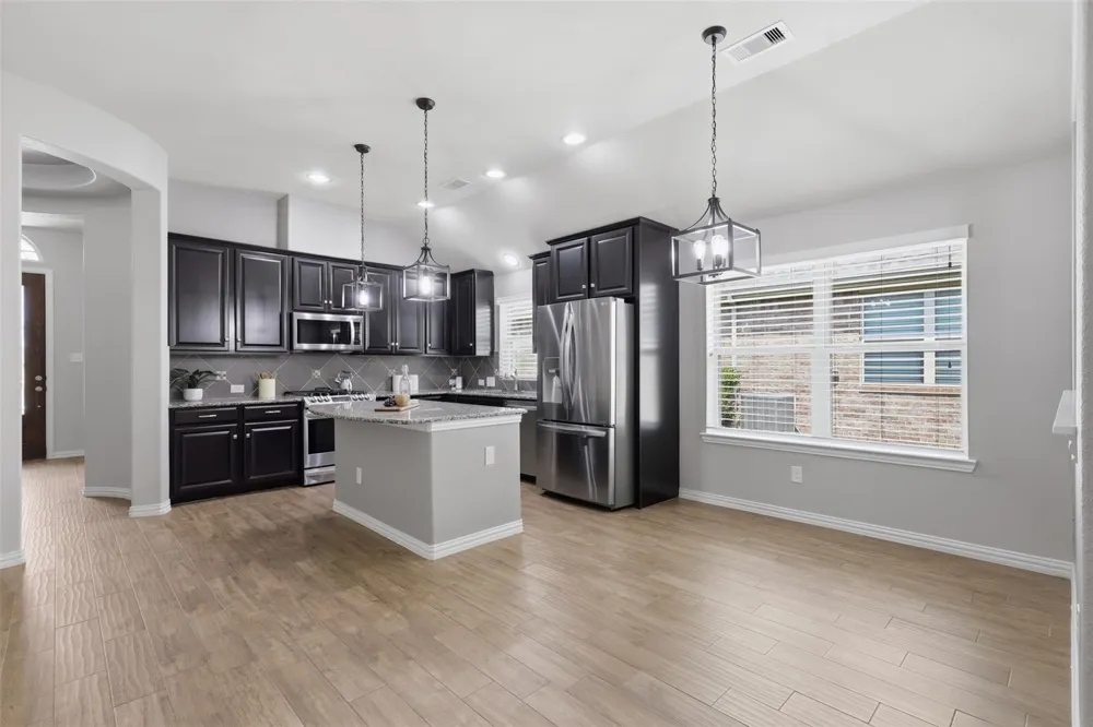 2809 Parkside Village Lane Pearland, TX 77581