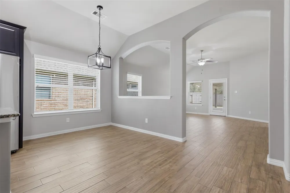 2809 Parkside Village Lane Pearland, TX 77581