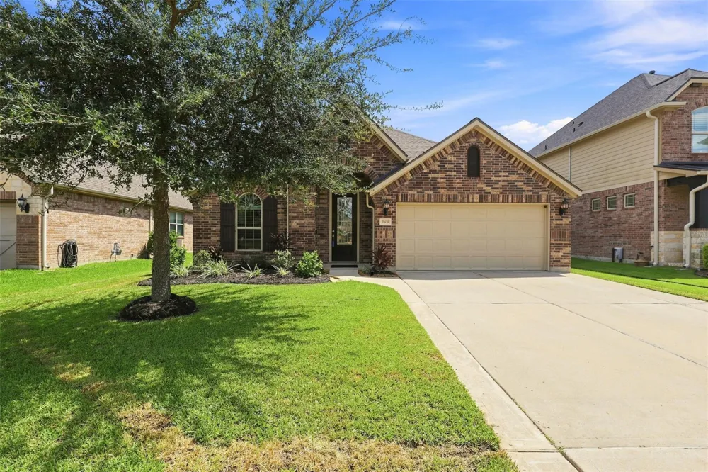 2809 Parkside Village Lane Pearland, TX 77581