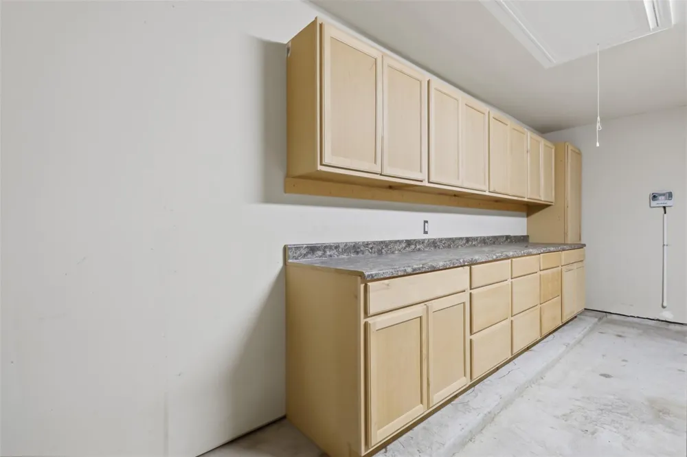 2809 Parkside Village Lane Pearland, TX 77581