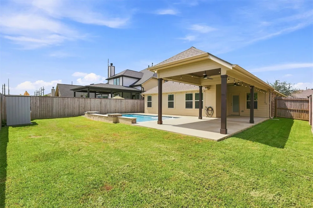 2809 Parkside Village Lane Pearland, TX 77581