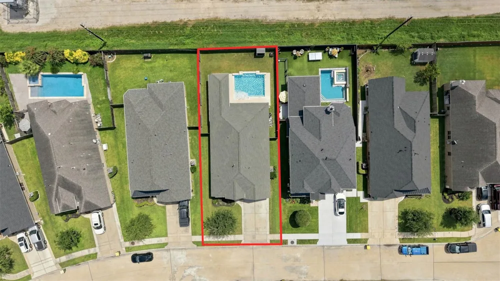 2809 Parkside Village Lane Pearland, TX 77581