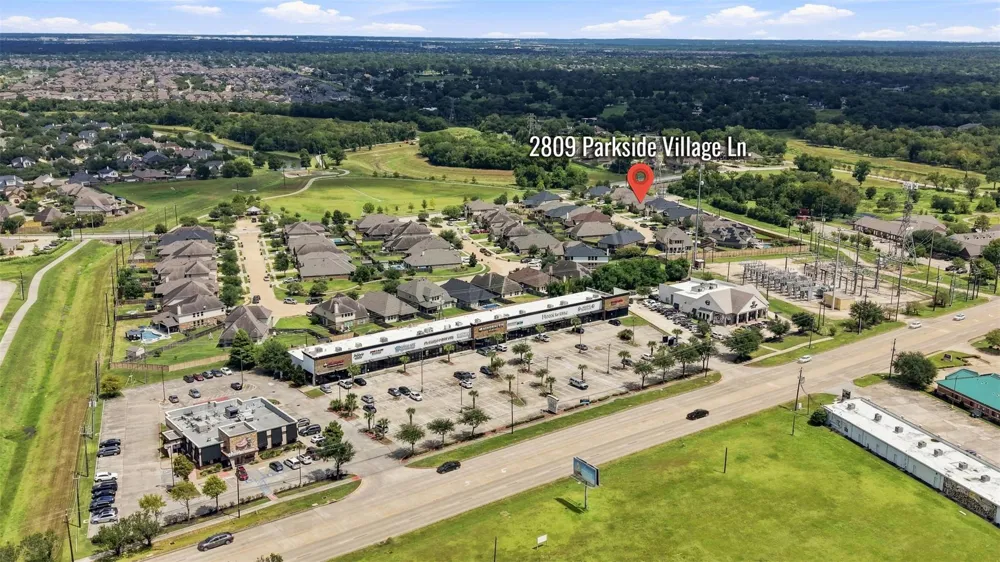 2809 Parkside Village Lane Pearland, TX 77581