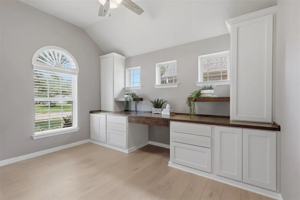 2809 Parkside Village Lane Pearland, TX 77581
