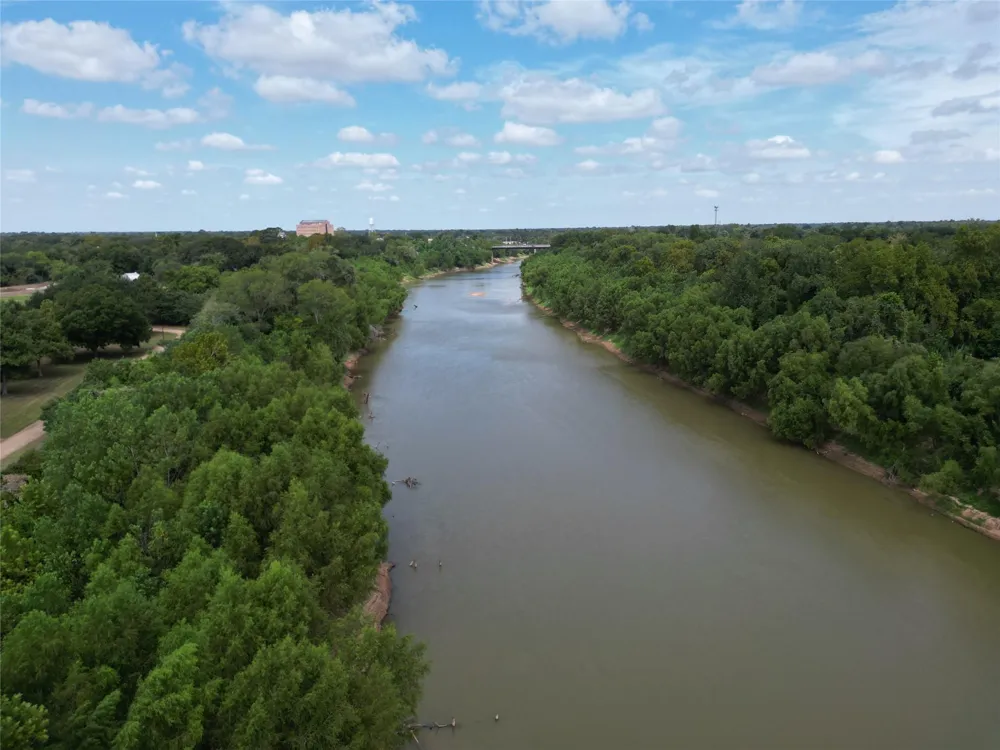 602 Riveredge Drive Richmond, TX 77406