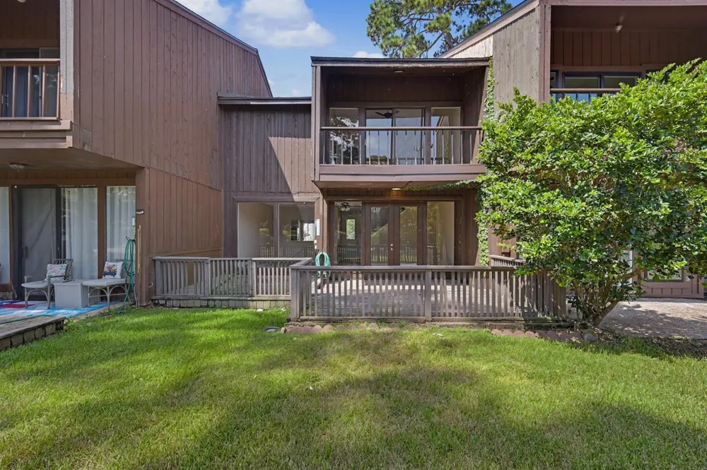3240 Poe Drive Montgomery, TX 77356