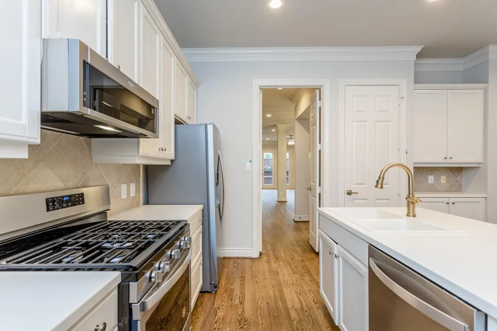 2504 Park Street #B Houston, TX 77019