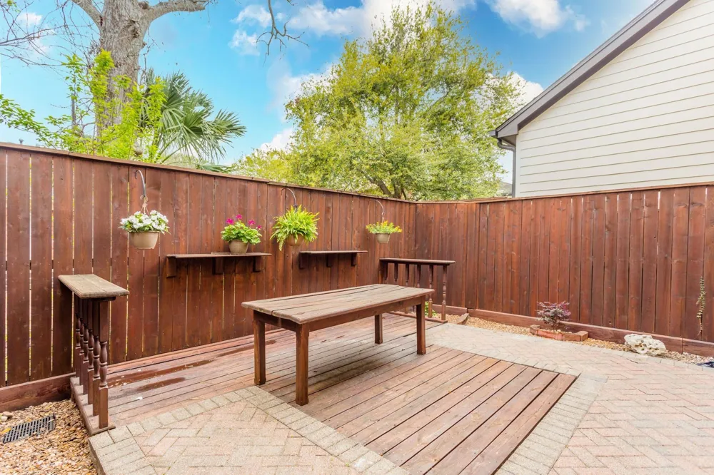 2504 Park Street #B Houston, TX 77019
