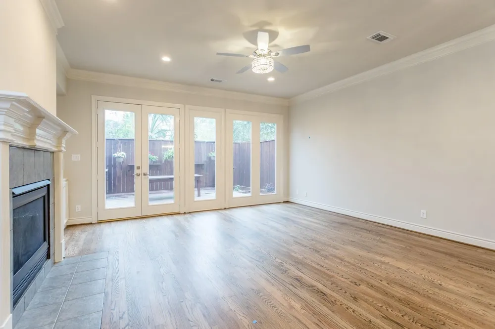 2504 Park Street #B Houston, TX 77019