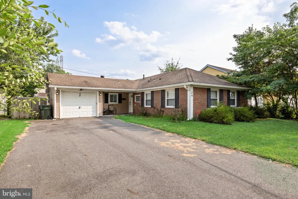 24 MAYAPPLE LANE Willingborough, NJ 08046