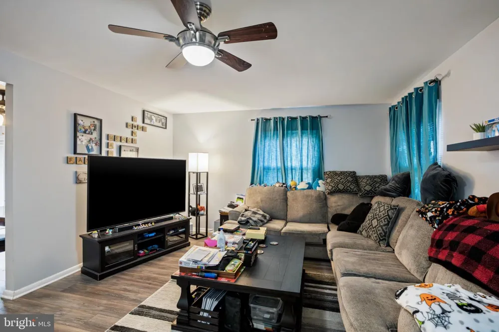 24 MAYAPPLE LANE Willingborough, NJ 08046